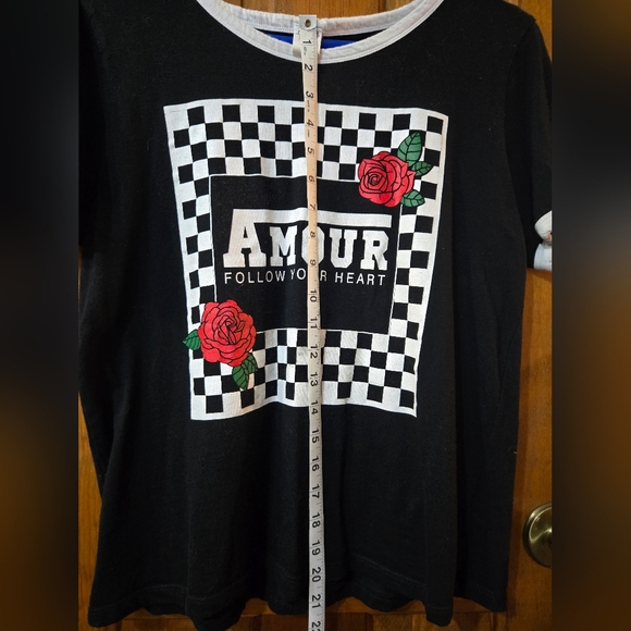 Black tee "Amour follow your heart" - Picture 6 of 9